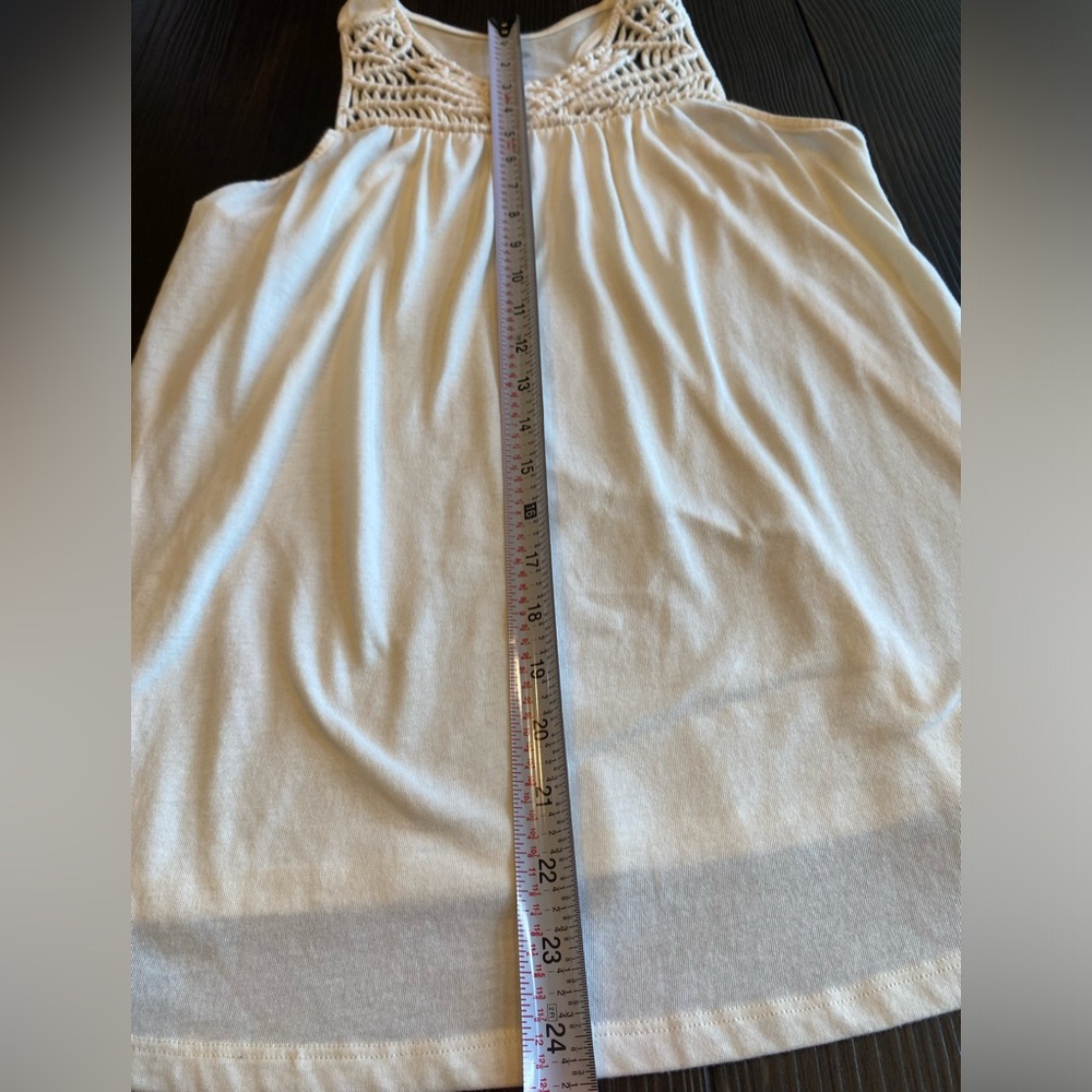 Old Navy Tank Top, Size XS (16), Crochet Detail Around Neckline - Picture 5 of 8